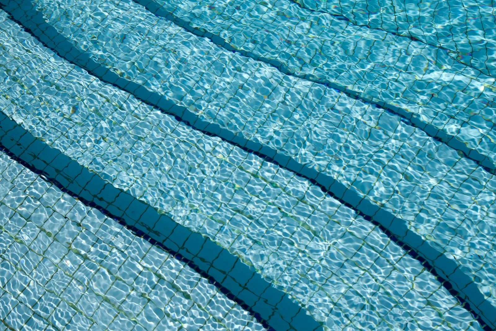 When Should Pool Tile Be Replaced?