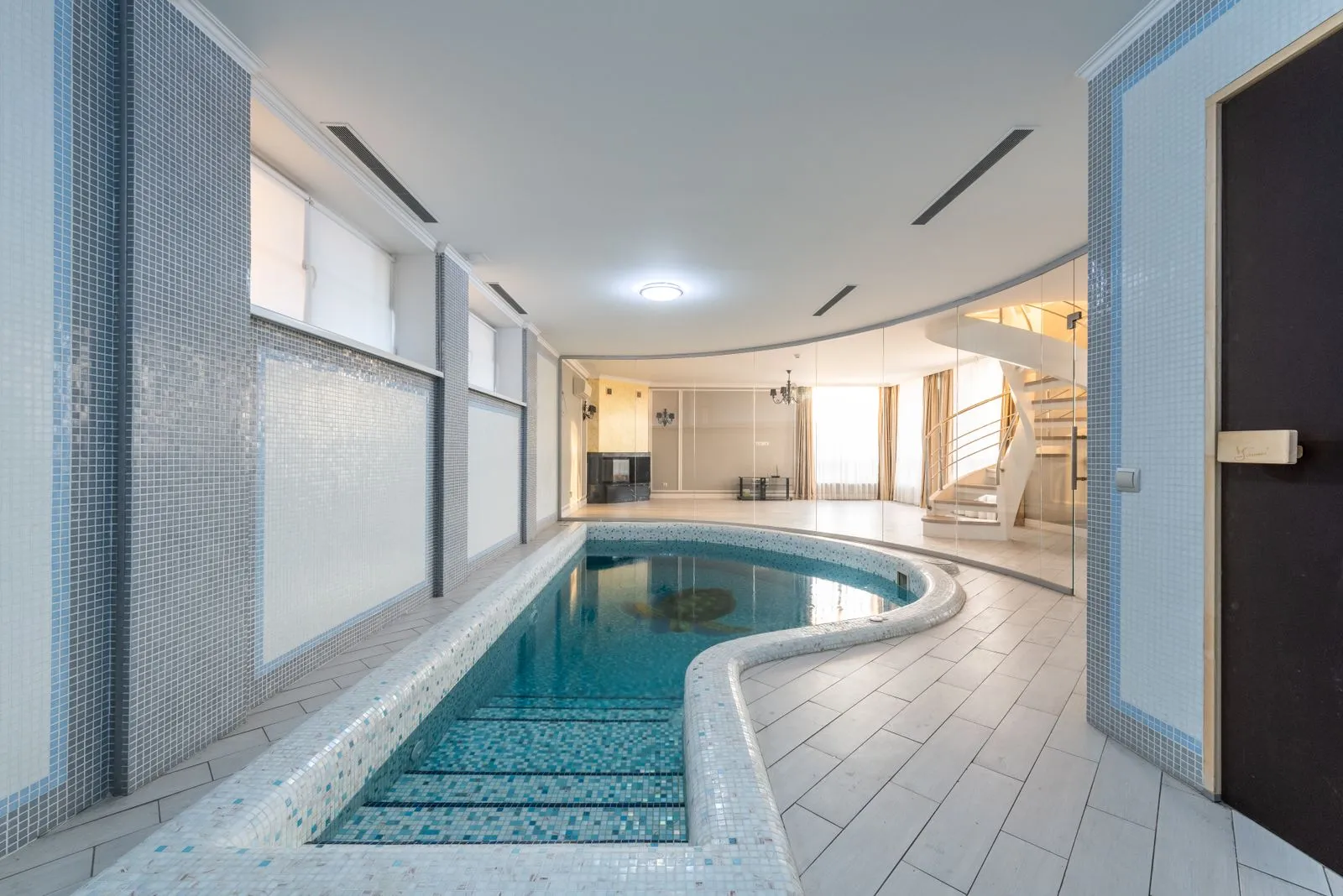 What to Expect During Pool Tile Installation